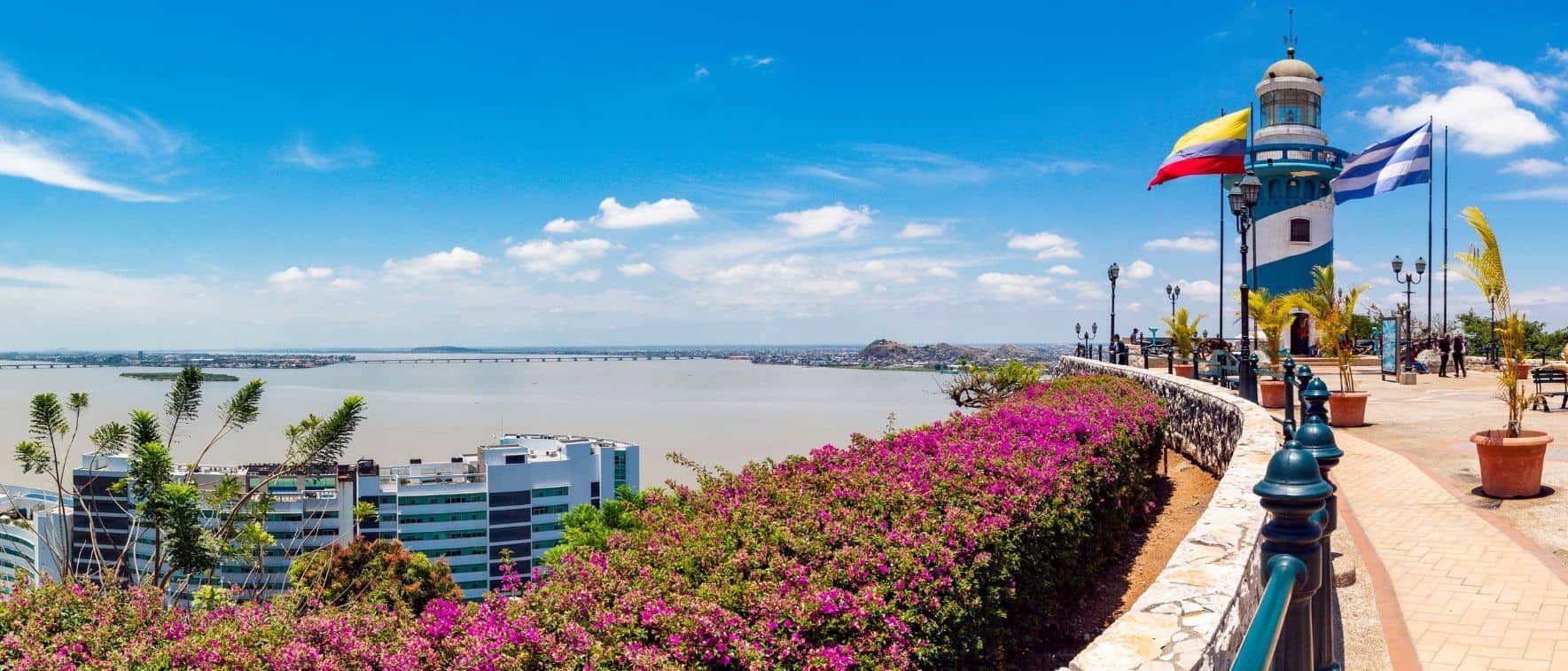 Guayaquil & San Cristóbal Navegable